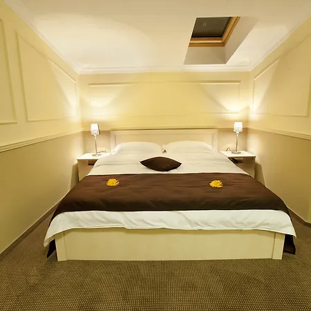 Otel Hanu' Berarilor 3*